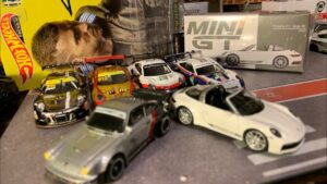 ホットウィール  サイバーパンクポルシェ930、MINI GT 1/64 ポルシェ 911 タルガ 4S、ポルシェ911 RSR GT3 Tarmac・スパーク ルマン24時間・マカオワールドカップ